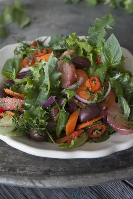 Ssallad med grapefrukt, oliver och chili