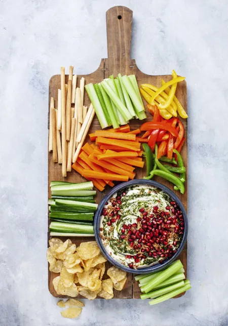Grönsaksstavar med hemmagjord dipp