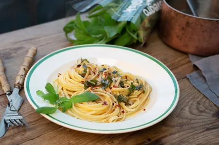 Spaghetti bianco med brynt salviasmör