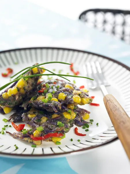 Potatisbiffar med majs