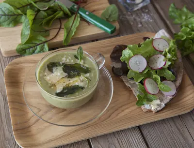 Potatissoppa med hyvlad paremsan