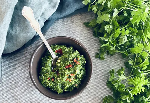 Hemmagjord pesto med chili
