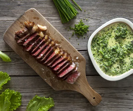 Hängmörad biff med stuvad sallat