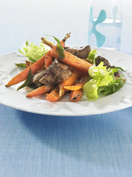 Smörstekta morötter med knaperstekt kycklinglever