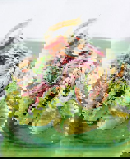 Marockansk löksallad med räkor