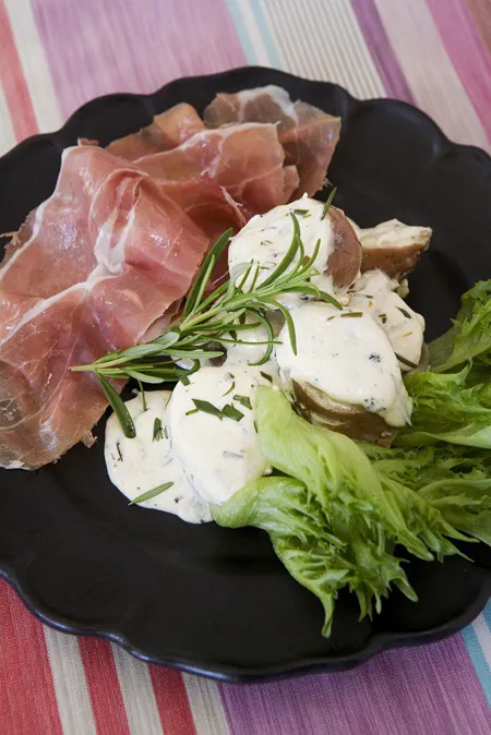 Potatis i getostsås med parmaskinka