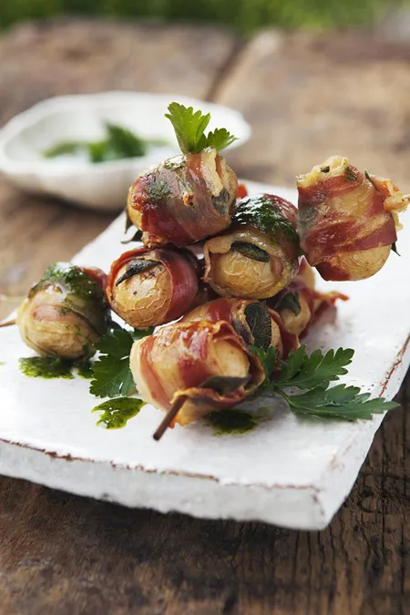 Baconbakad potatis med rosmarin